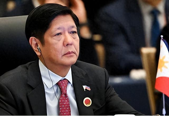 亲表弟已被赶下台？马科斯不慌不行了！第一时间命令所有军队待命，中国大使馆火速发出提醒，信号强烈