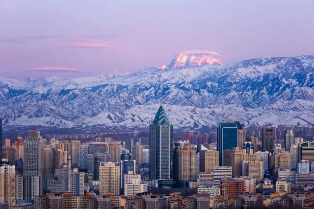 天山下的优美牧场、亚心之都——史上最全新疆乌鲁木齐旅游攻略