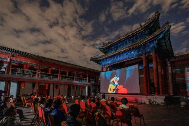 北京东城“胡同电影院”点亮中轴 古建成为文化会客厅