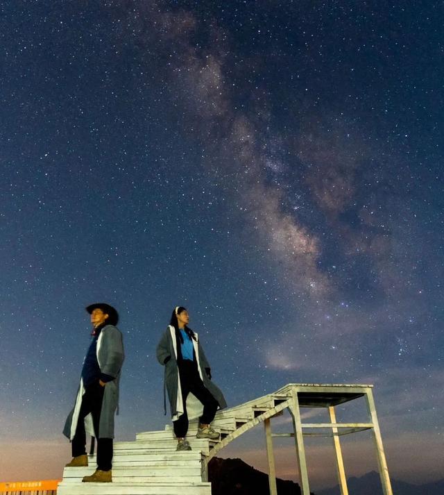 当40℃的炙烤撞上18℃的云端！牛背山，高温天的「叛逆避暑答案」来了！