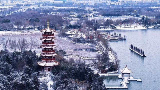→点开即享，今天云龙湖的雪中仙景，在家就能看！