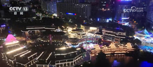 不夜城、观光巴士、民族演出点亮“Ye”生活 缤纷新“夜”态激发消费多巴胺