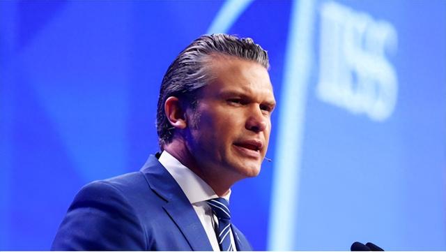 美军突然发起空袭，马杜罗终于迎来强援，一架俄军机降落委内瑞拉