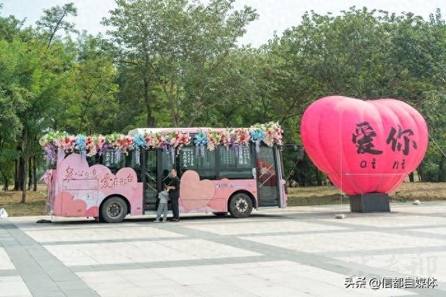 坐着免费“花车”游太行泉城