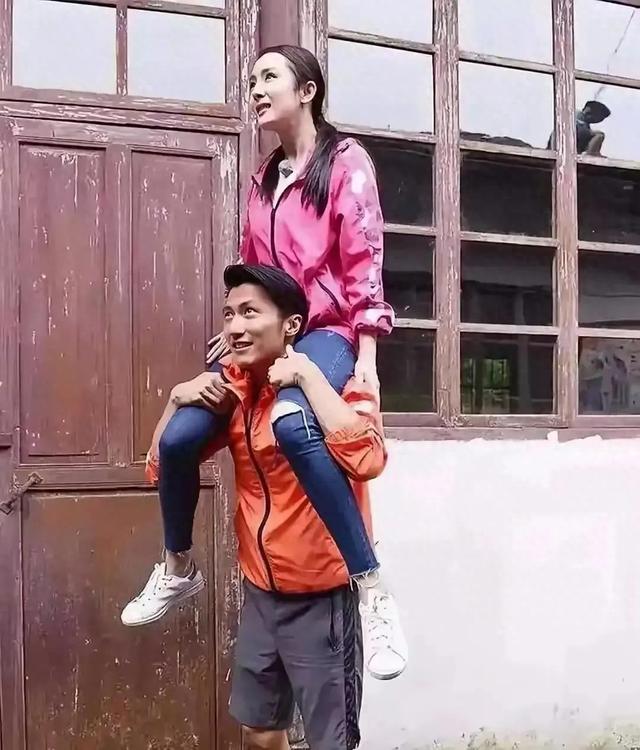 这张照片，大概是谢霆锋最想删掉的吧