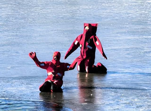 银川军博园解锁冬季新玩法 “冰湖小龙虾”成爆款体验