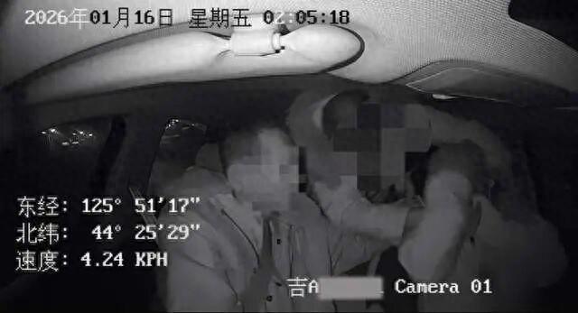 出租车司机遭醉酒乘客殴打致车辆失控 	，司机：不接受调解；律师：已严重危害公共安全，被打司机可追究其刑事责任