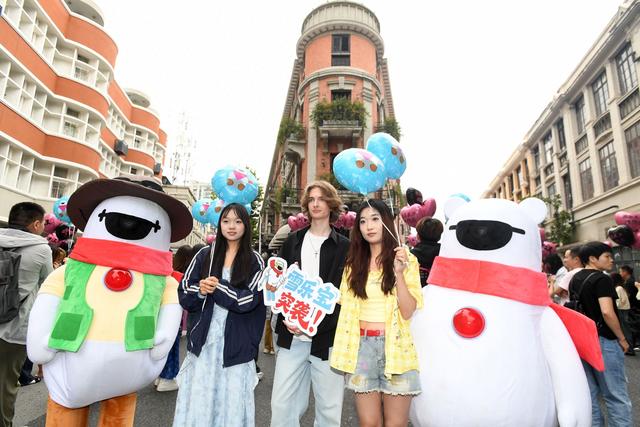 甘露山文创城年接待游客近千万人次 “雪乐宝” 快闪江城邀你看大戏玩冰雪吃美食