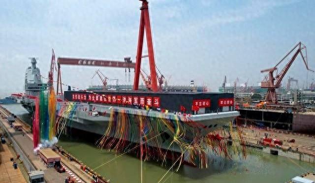 俄罗斯专家：福建舰抄袭苏联航母设计，将会是美国福特号最大对手