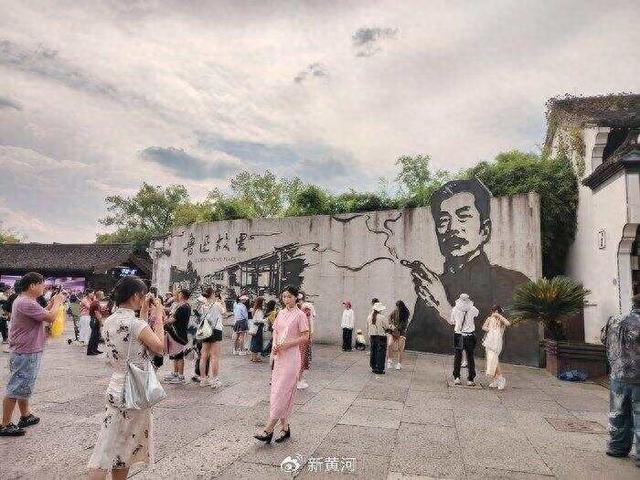 明确了！鲁迅“夹烟”形象墙画不会换