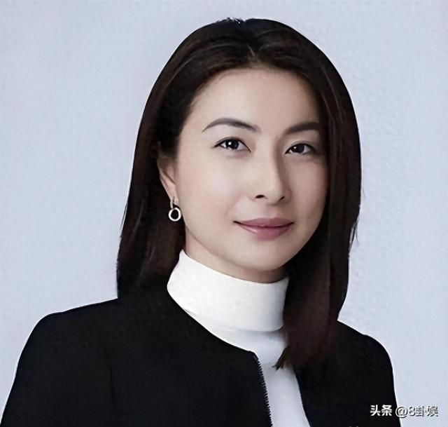 霍震霆没想到，44岁儿媳郭晶晶再次官宣喜讯，让整个阔太圈沉默了