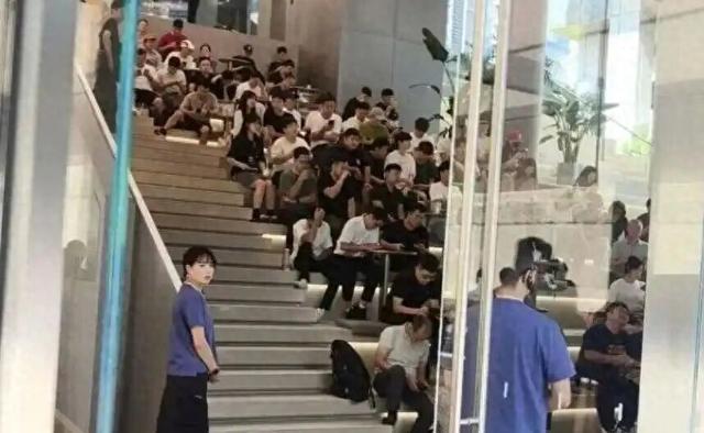 华为新机官宣：9月12日开售，槿紫配色很亮眼！