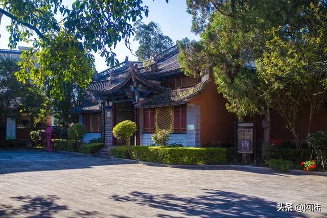 距洱海60多公里,这根“南诏铁柱”是大理现存最珍贵的古迹之一