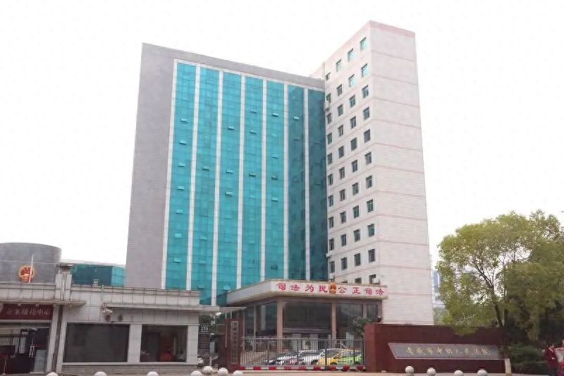 公安局副局长因借款收息等被控受贿罪!