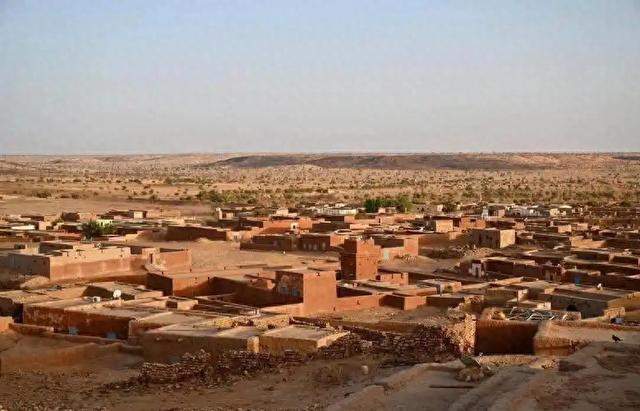 世遗头衔成“空壳”？欣盖提古城遇沙丘围城，2000册古籍盼救援