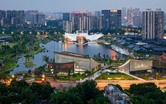 天府艺术公园：在芙蓉花畔，绘就成都文旅融合新画卷