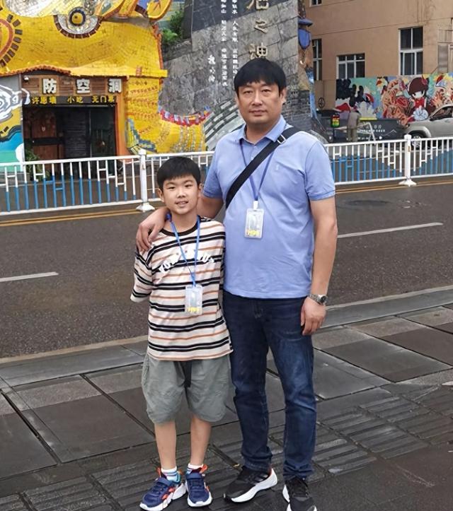 天塌了！安徽11岁男孩王志梁去世，父亲抱回家不放手，死因曝光