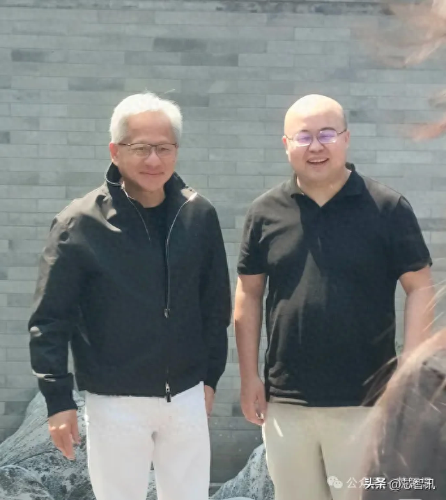 黄仁勋为何与这家国产AI模型创始人单独会面两个小时？