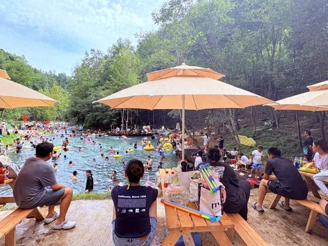 杭州人上海人苏州人嘉兴人金华人……周末6000人赶到临安这个山谷里