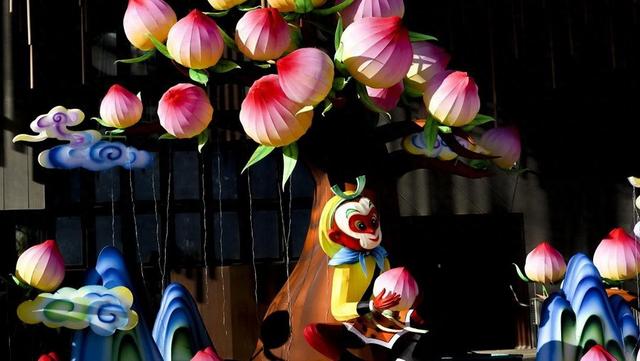 延庆：长城脚下“双灯会” 共绘《大闹天宫》冬季盛景