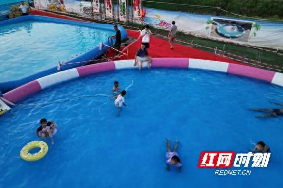 赫山区泉交河镇：水上乐园让村民尽享清凉一夏