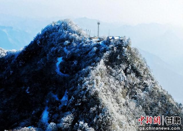 陇南徽县: 初雪映湖光 山水藏冬韵