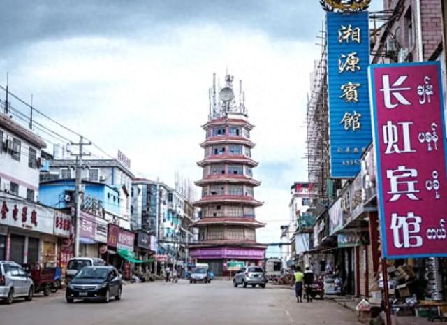 这个地区虽不属于中国，但他们早就把北京视为首都，说汉语穿汉服