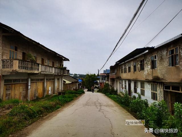 行走自贡：荣县乌老山上的懂政老街