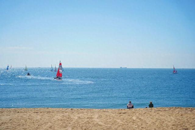 踏浪白沙湾：赴一场湛蓝大海的邀约