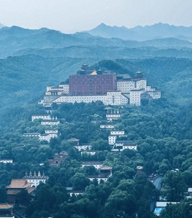 我是成都人	，刚游完承德，这趟行程有5个意外发现，不吐不快	。