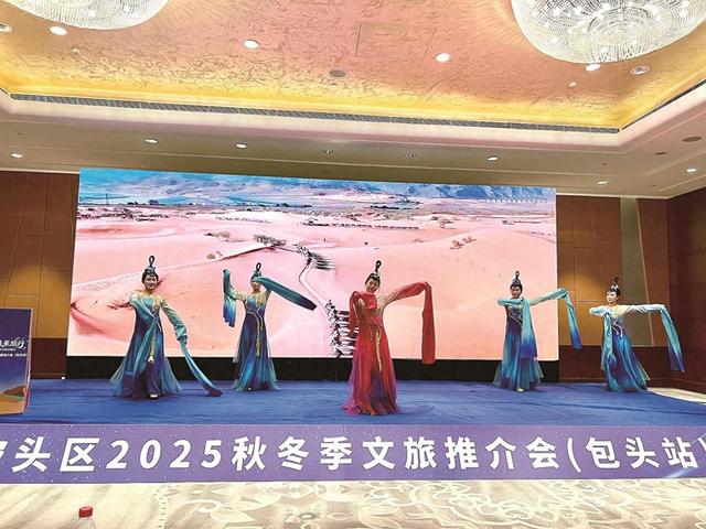 高铁架桥连两地 冬韵沙坡头邀客来