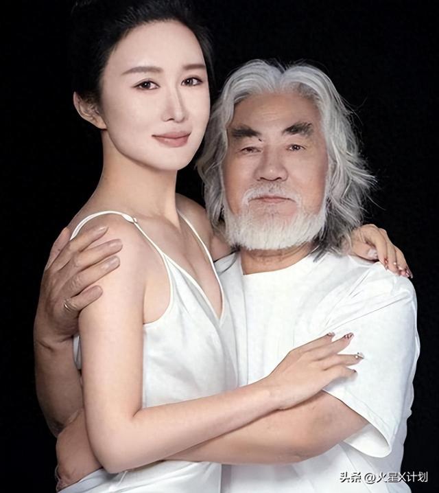 一个贪财一个好色？老夫少妻的“残酷”在74岁的张纪中身上应验了