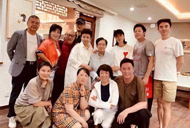 63岁董文华不再沉默，揭露当年被“封杀”原因，原来我们错怪她了
