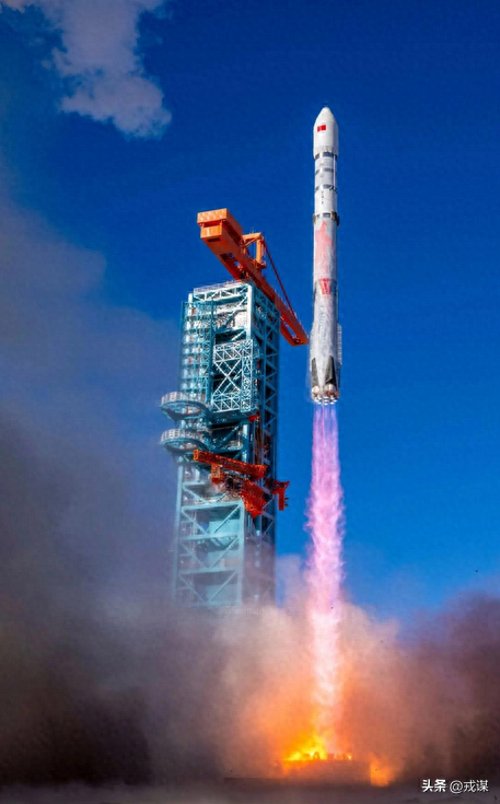 猎鹰9号慌不慌？中国朱雀三号可回收火箭破零，美国酸到破防！