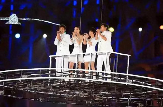 相亲又相爱是什么歌今夜万家灯火（你知道歌曲相亲相爱）