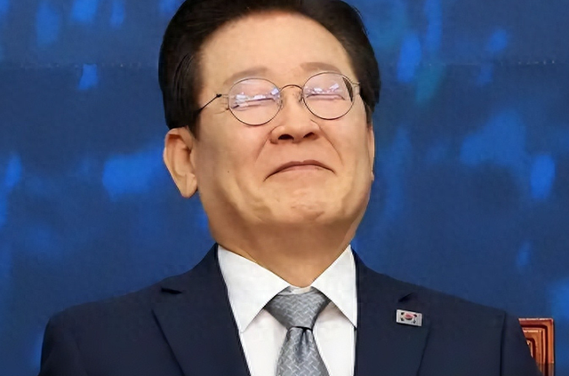 吃完了酒席，李在明启程离京	，临走前终于对华改口，一个时代告终