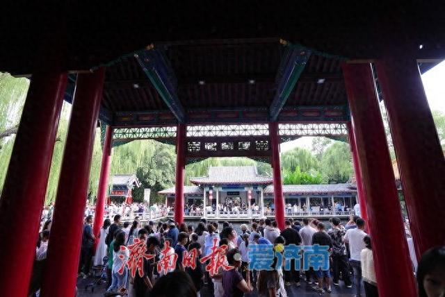 “水涌若轮”盛景醉游人