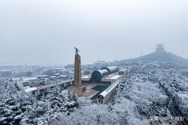 雪中的枣庄铁道游击队影视城(原创：张龙）