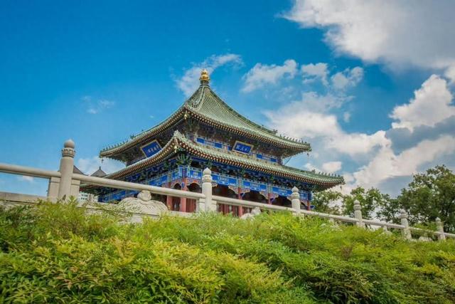 兴庆宫：寻迹唐诗古韵 邂逅“云想衣裳”的浪漫