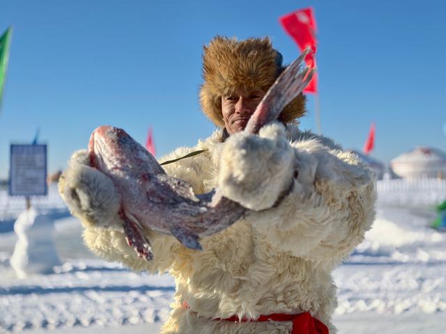 踏雪寻鱼：在杜尔伯特，我亲历了千米巨网破冰而出的震撼