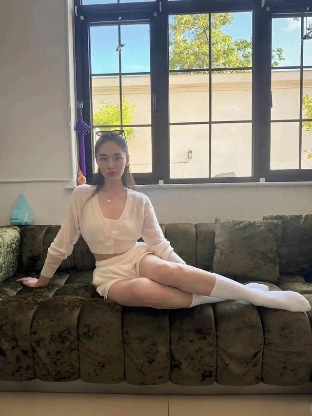 中国内地女模特前体操运动员陈碧舸