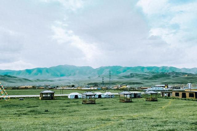 甘肃与四川青海三省交界有座小城，雪山碧水，让张骞都流连忘返