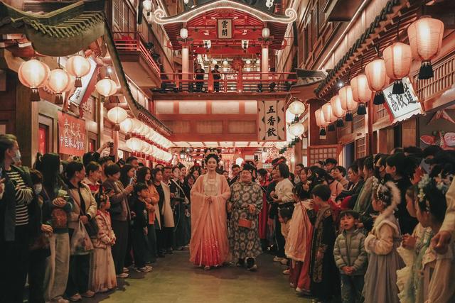 长安十二时辰主题街区焕新迎客:体验再升级,赋能西安文旅新篇章