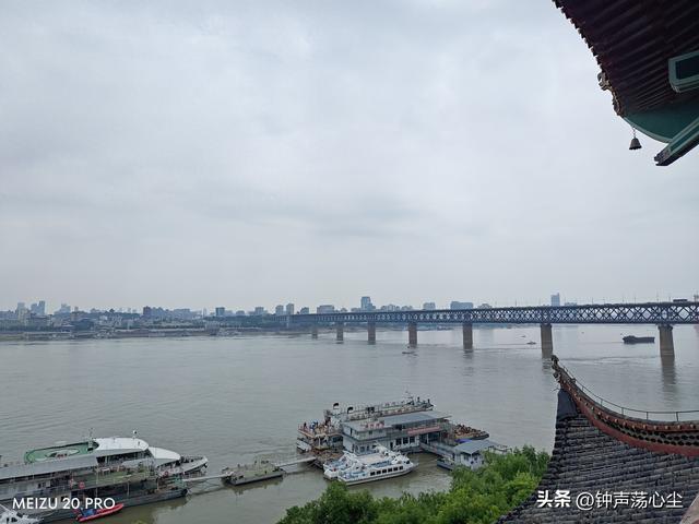 江城雪·长江潮——致武汉