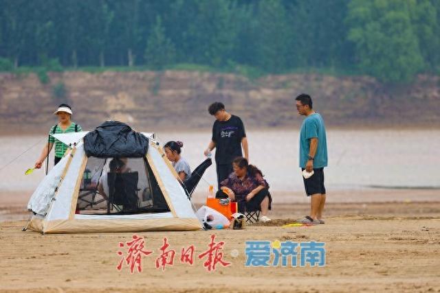 枕黄河涛声 享露营时光