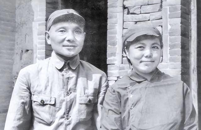彭德怀一生膝下无子，建国后跟卓琳商讨：不如把“毛毛”过继给我