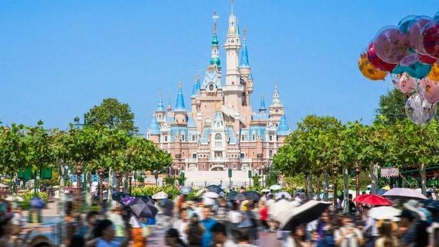 重磅官宣！上海迪士尼10岁啦！3月20日开启庆典，持续一整年，光影烟花秀、巡游统统升级，将推出全新套票