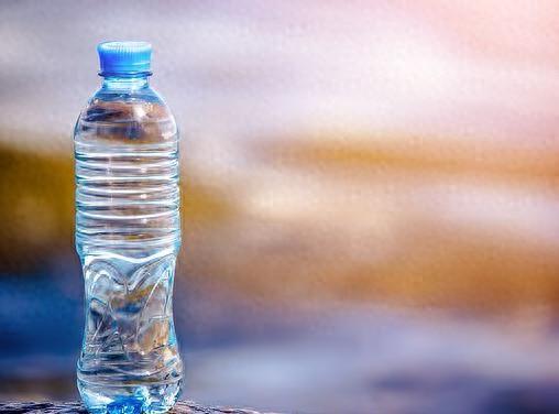 国际邮轮围剿中国市场，瞄准老年客群收割，水价暴涨6倍赚黑心钱