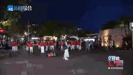 浙江一5A级景区门口，广场舞大军占了一半，游客：晚间拍照和通行都受影响