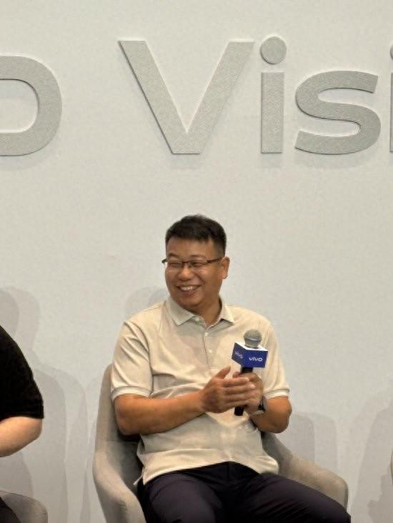 vivo执行副总裁胡柏山：vivo vision价格有望低于1万元